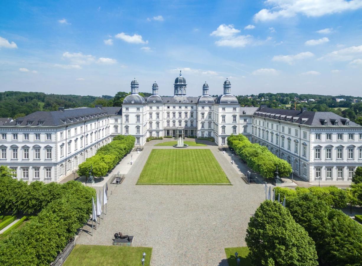 Althoff Grandhotel Schloss Bensberg Bergisch Gladbach Exteriör bild Aerial view of the university's main building