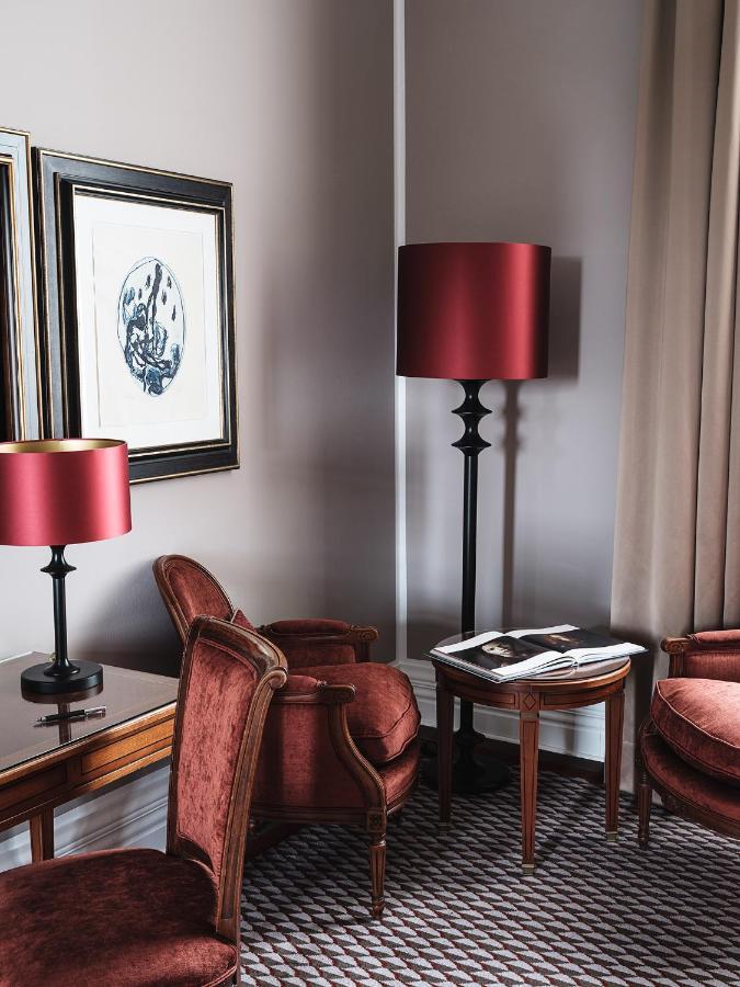 Althoff Grandhotel Schloss Bensberg Bergisch Gladbach Exteriör bild A floor lamp