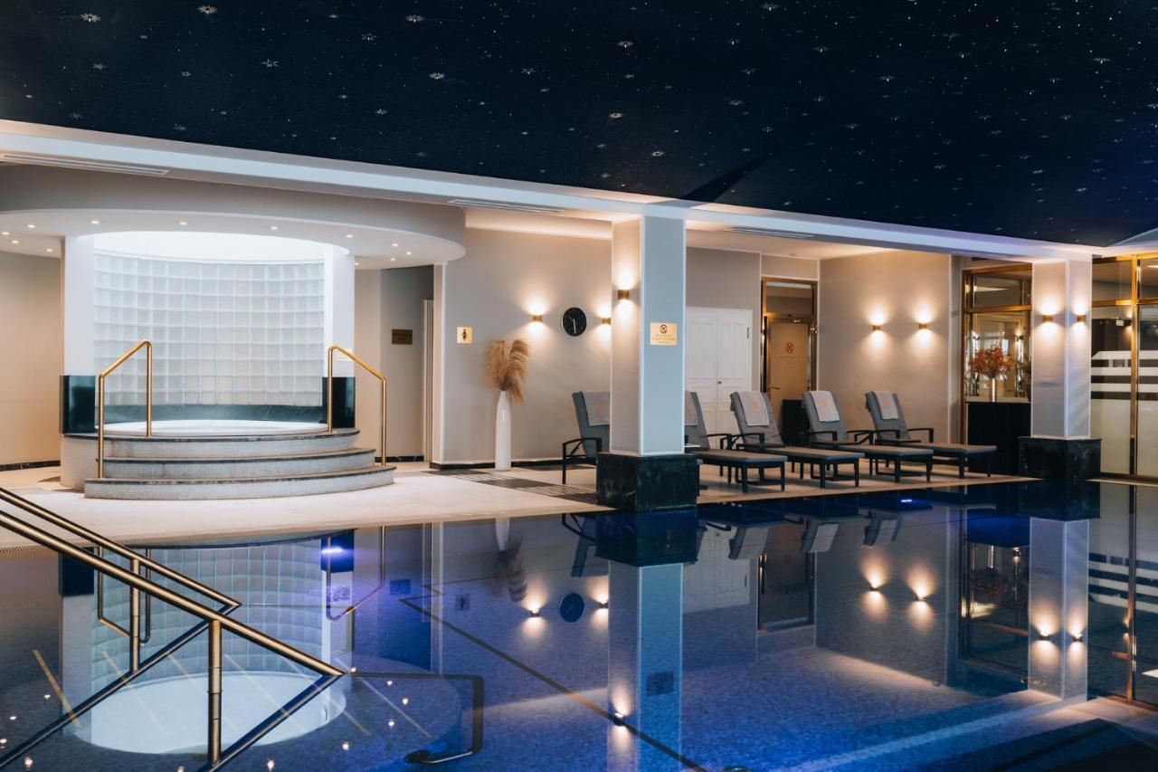 Althoff Grandhotel Schloss Bensberg Bergisch Gladbach Exteriör bild The spa at The Dorchester