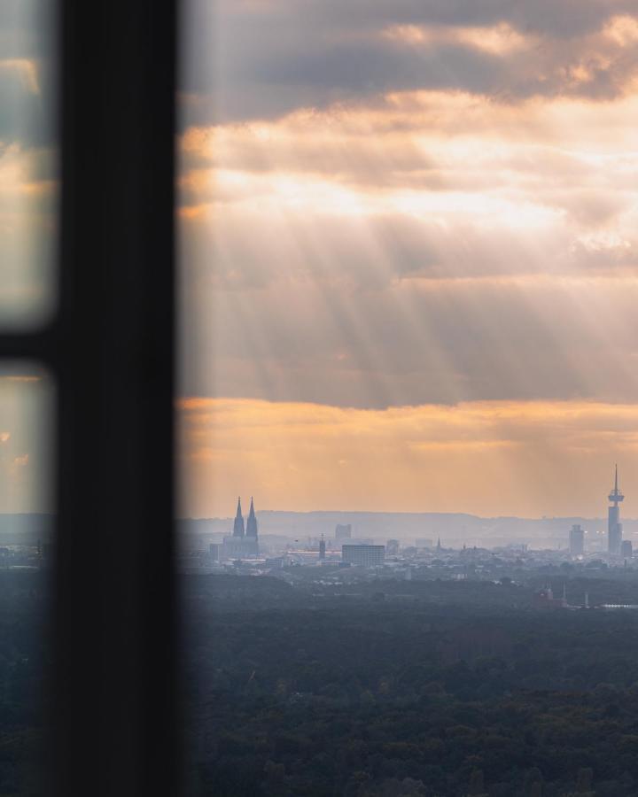 Althoff Grandhotel Schloss Bensberg Bergisch Gladbach Exteriör bild View of Frankfurt from the observation deck