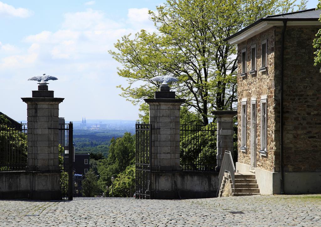 Althoff Grandhotel Schloss Bensberg Bergisch Gladbach Exteriör bild Entrance to the house